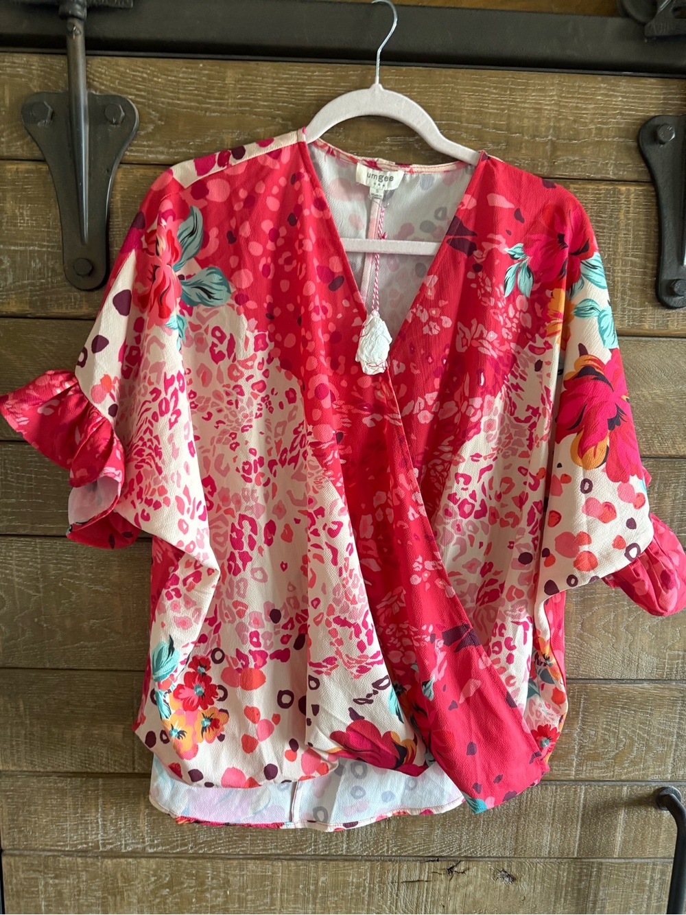 Bright Floral Cheetah Boutique Blouse - Pink/Red Size Small